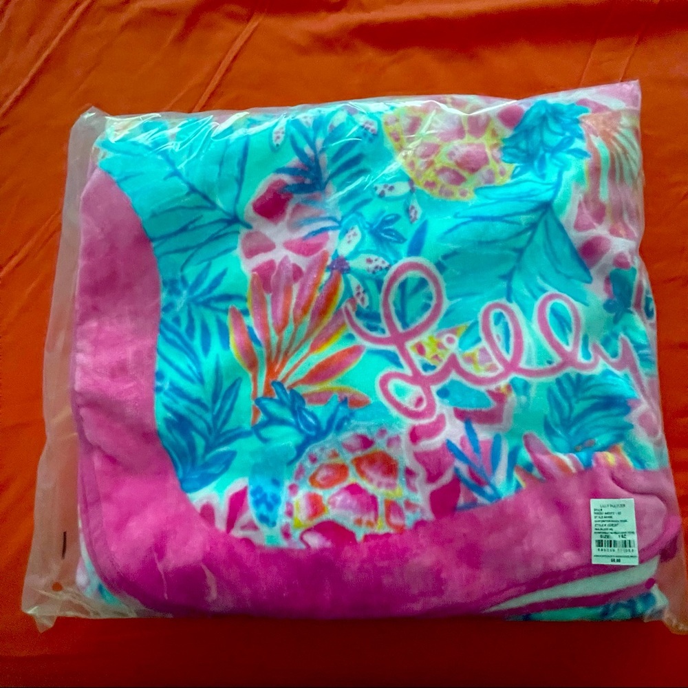 New Lilly Pulitzer Beach Shell Towel